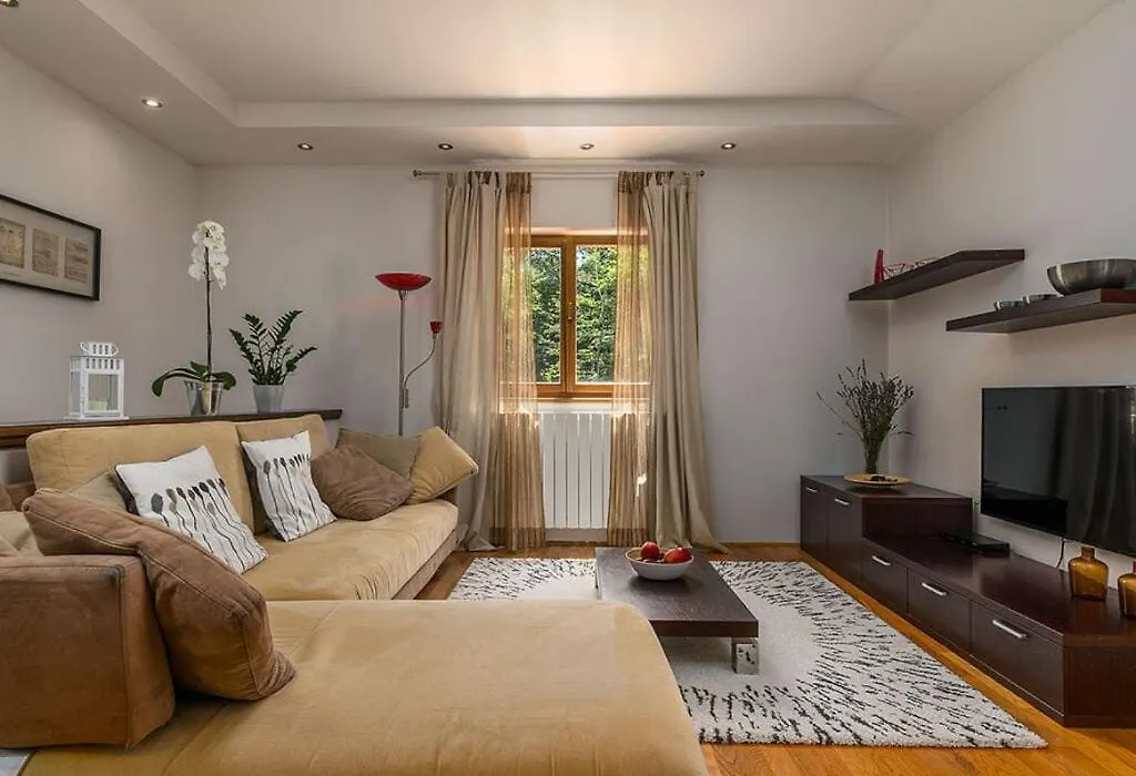 Villa Tila Comfortable Holiday Residence-1