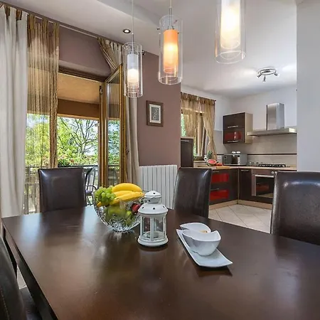 Villa Tila Comfortable Holiday Residence-3