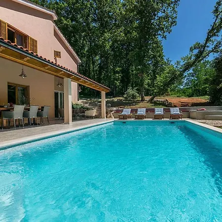 Villa Tila Comfortable Holiday Residence-2